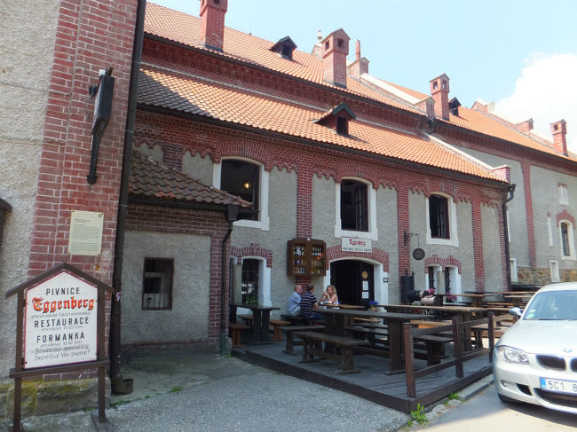 Eggenberg(ｴｯｹﾞﾝﾍﾞﾙｸﾞ) に戻ってきました。<br /><br />ここに大きな駐車場があって、<br />ツアーのバス等はここの駐車場に止まるそうです。<br />