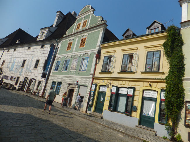 左奥の建物はエゴン・シーレ文化センター<br /><br />壁に描かれていた絵もあまり得意ではなく・・・<br />これしか写っていなかった。<br /><br />記録用。<br /><br />