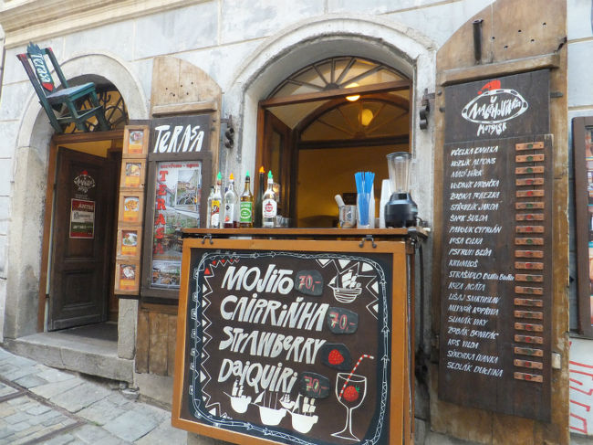 チェコ語は読めなくても<br />カクテルならなんとなく分かる！<br /><br />って、これ英語か〜（笑）