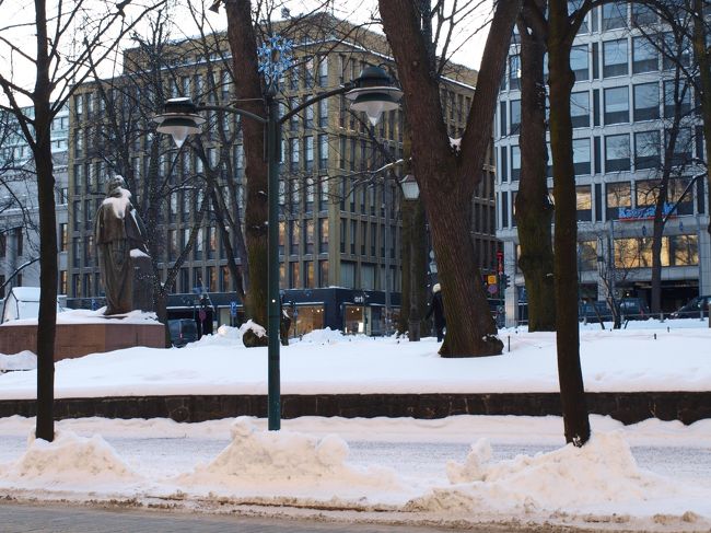 エテラエスプラネーディ通りを歩きます。