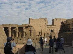 エドフに到着。

ホルス神殿。


