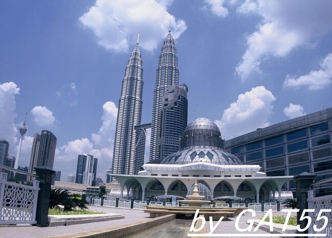 1996年に完成したアシャキリン・モスク。<br />何処となくUFOに見えるのは自分だけ？