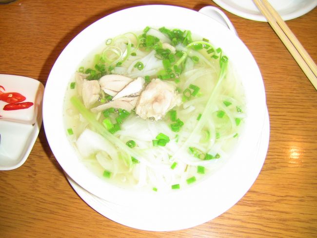 朝食。<br />ニッコーハノイホテルで食べた、ホーです。<br />