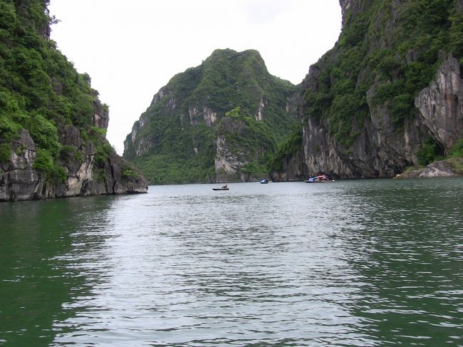 午後、水上生活者の場所に移動。<br />