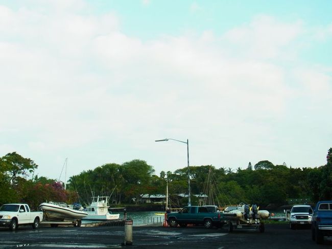 さあ、車はどんどん進んで、今回の集合場所のケアウホウ・ベイに到着しました♪