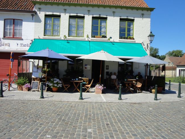 夏休みでやっていないお店もある中、どこでもいいか…と入ってみました。