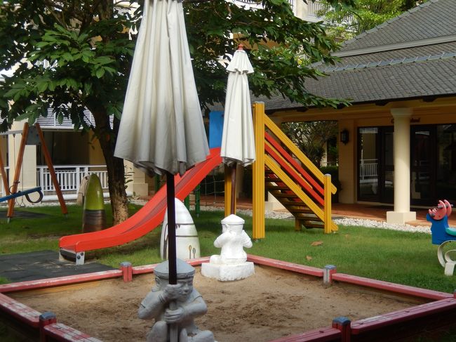 チェックアウト後はここでひと遊び。<br /><br />外には砂場、滑り台、シーソー等の遊具、室内にも遊具や本、おもちゃがあり、<br />子連れには嬉しい。