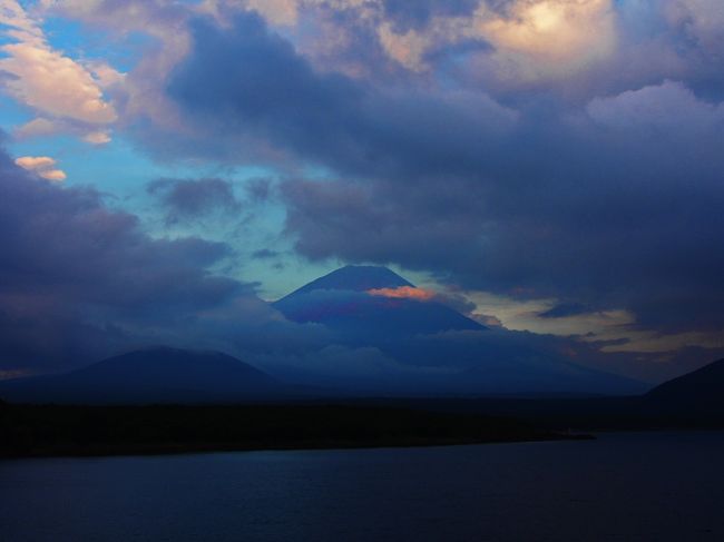 国道300号を走っていてまたもや富士山が見えた。
