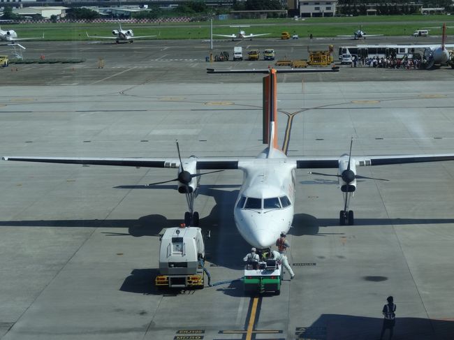 残念ながら、国内線の飛行機しか見えません。