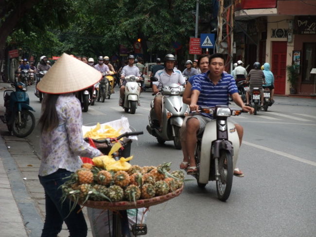 ハノイを象徴するような写真。<br /><br />ハノイとも今日でお別れです。