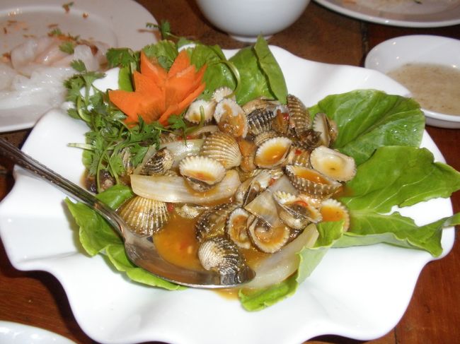 ミニ赤貝のガーリック炒め。<br /><br />めちゃくちゃ美味い！！