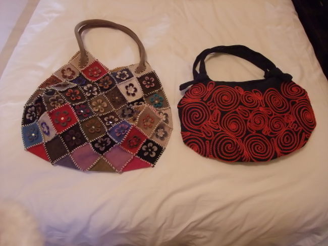 手作り感んいっぱいのバック！<br />Tちゃんが自分用お土産用にとたくさん買いました。<br /><br />