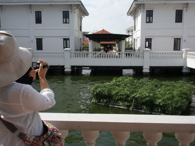 ハロン湾へのお迎えの車が来る前にみんなでインターコンチの写真を撮りまくりました!<br />一日しか滞在できなかったけど、素敵なホテルでした。