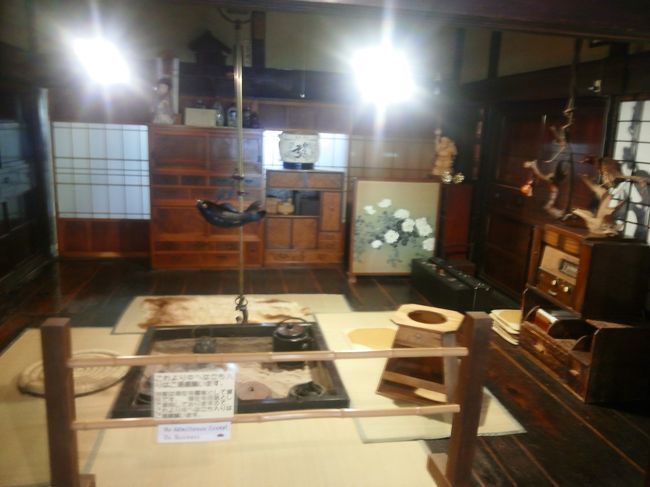 　昔は、どこにも囲炉裏がありました・・・・