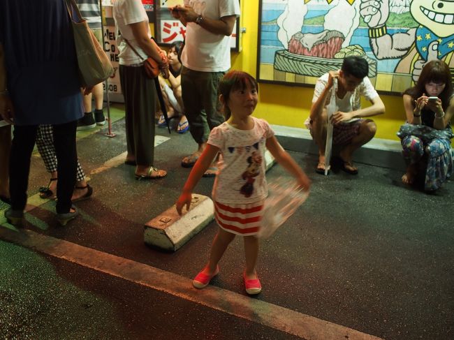 最終泊は那覇の為、<br />夕食は未だ行ってなかった”ジャッキーステーキハウス”へ。<br />なんと１時間４０分待ち…。<br /><br />でもまぁ、行こうと思った時に行かないとね。<br />地元ではそんなこと絶対にしないけど…。<br /><br />いざ、お食事は…？　<br />…大満足でした！<br />美味しくて、オリジナリティがあり、楽しめます。<br />