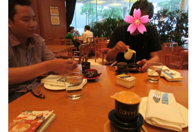 一旦ホテルへ戻りホテルの１階のレストランでお茶することにしました