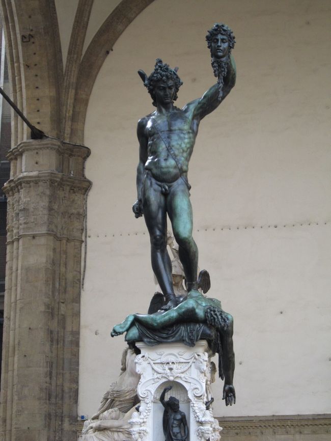 これもダビデ像