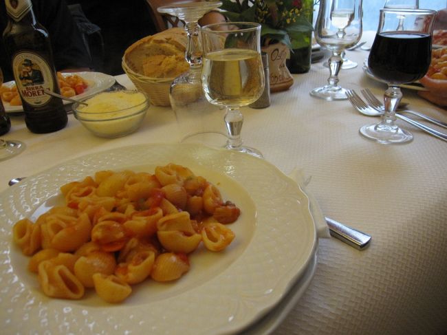 クジ型パスタって？<br />と思っていたら<br />『ナメクジ型』だったようです。<br />確かに似てる…笑