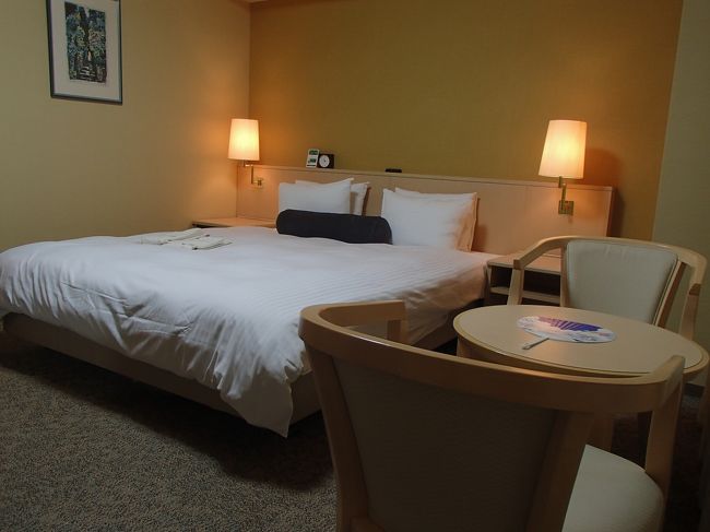 予約時に　なるべく高層階で眺めの良い部屋を希望と　<br />コメント欄に書き込み<br /><br />すぐにホテルから返信があり　ご希望のお部屋を用意してお待ちしております。と<br />かなりの好感度....<br /><br />ですが　値段が値段だけに　正直あまり期待はしていませんでしたが<br />綺麗な部屋で　充分満足でした。