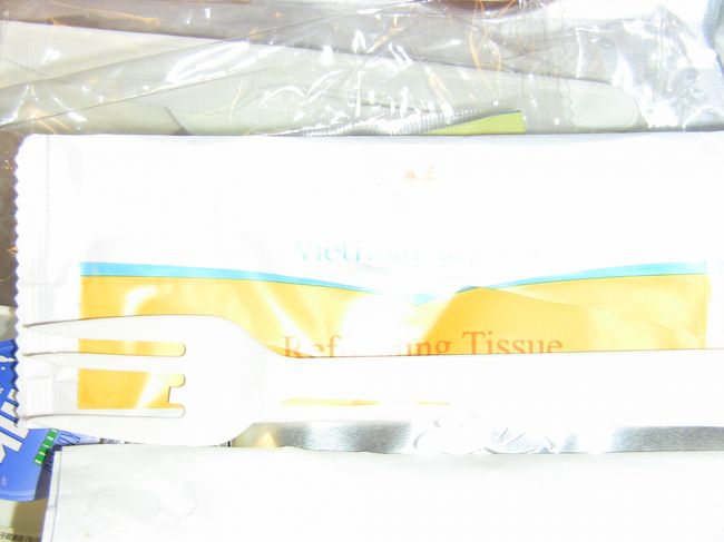 食事中、フォークが折れた。<br />ベトナム航空ぅ〜<br />