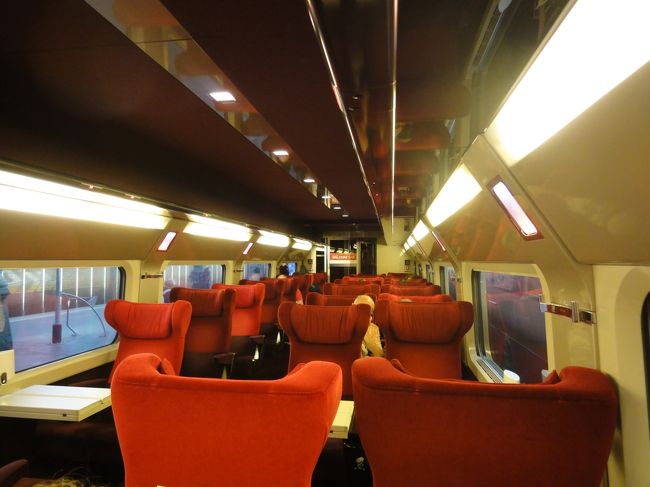 少し奮発して1等にしました。インターネットでの購入なら、新幹線の東京〜大阪間より少し高いくらいです。