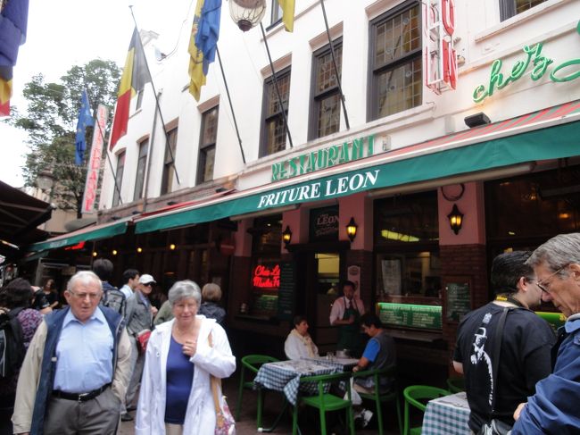 ブリュッセルでの楽しみの１つだったムール貝。外れたくないので一番有名なシェ・レオンにしました。