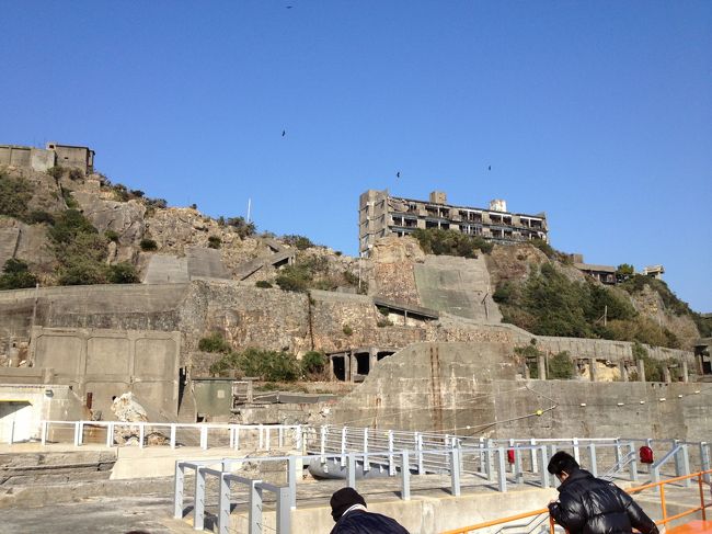 晴天で波もほとんどなかったので難なく接岸できました。<br />冬季にこれだけ波が穏やかなのは珍しいそうです。<br />