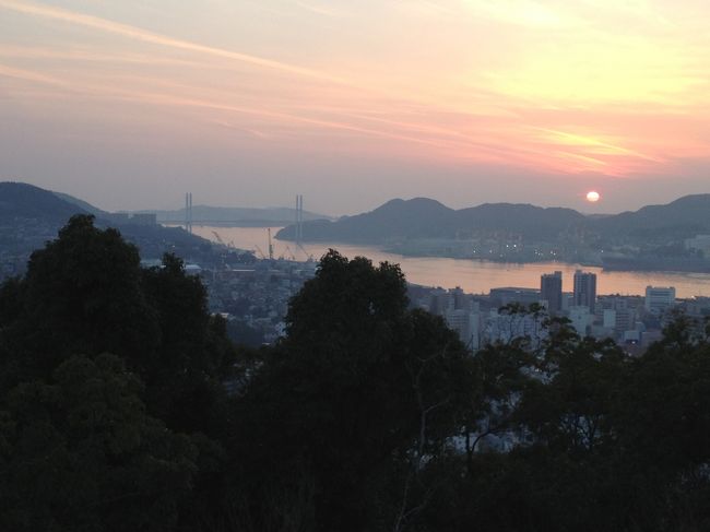 園内からは長崎市街や女神大橋を一望できます。<br /><br />ちょうど夕焼けの時間でした。