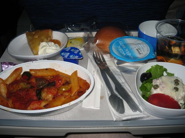 BA006便でロンドン経由、ブリュッセルへ。<br />機内食は2回、どちらも普通においしかったです。<br /><br />