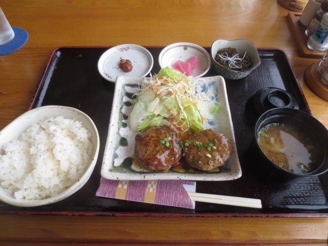 ハンバーグ定食。<br /><br />このレストランは牧場の直営。