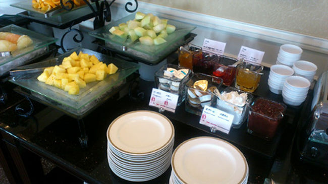 ジャムと生クリーム…そして小倉あん（ここらへんはさすが名古屋）