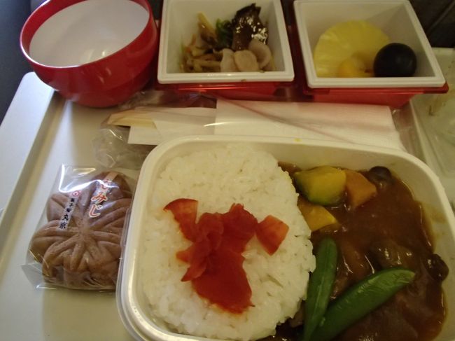 ビーフカレーなど・・・<br /><br />久々のもみじまんじゅうも美味しかったわぁ☆