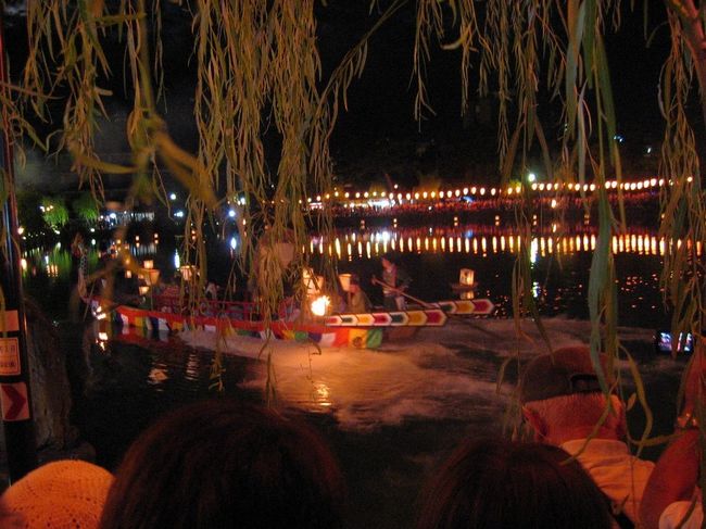 2隻の船が２周してくれるはずなので、何とかシャッターチャンスを…。