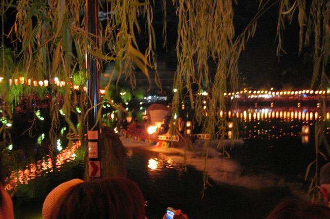 船が去った後は、みんなが手を下ろすので撮りやすくなります(笑)