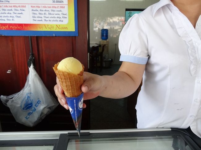 バニラアイス：39Ｋドン(200円弱)<br />ベトナムのアイスクリームは他の物価に比べて高めです。
