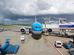 国際線に乗るのは約8年ぶり。

鮮やかな水色の機体のKLMオランダ航空に期待を膨らませつつKL868便で関西国際空港を出発、アムステルダム スキポール空港を経由してロンドン ヒースロー空港に向かいます。