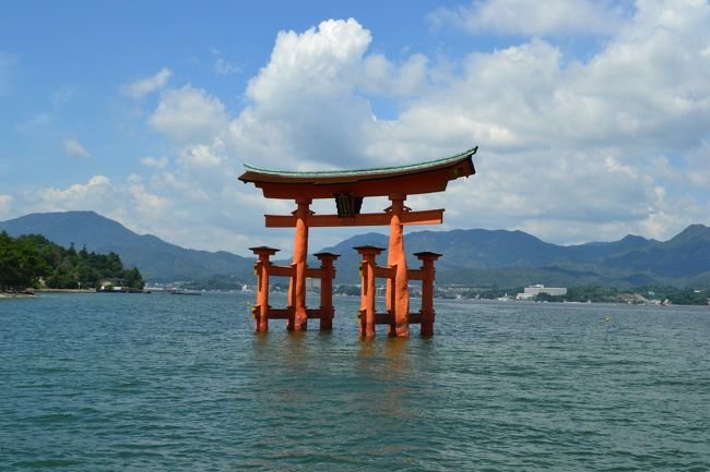 水に浮かぶ大鳥居。<br /><br />今度は本当に水に浮かんでますよぉ♪ 