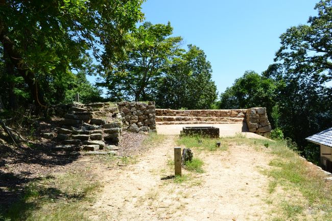 備中松山城は小さなお城ですが、<br /><br />中々見応えがありますた♪<br /><br /><br />広島駅から３時間＋３０分・岡山駅から５０分＋３０分<br /><br />中々足を延ばしにくい場所ですが、オススメです♪ 