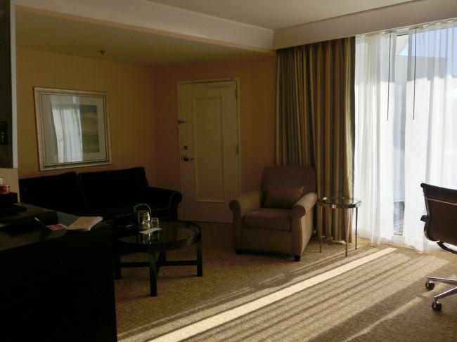 オアシススイートのお部屋は、リビングルームと、