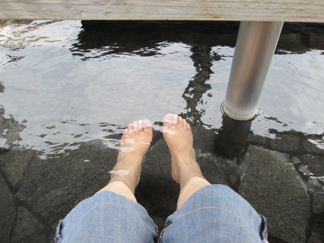 駅の受付で料金を払うと小さなタオルがついてきます。<br />手ぶらで行っても大丈夫。<br />熱めのお湯で気持ち良かったです。