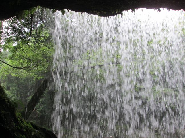 昨日はいい天気でしたが、今日、明日はちょっと心配な雲行きです。<br />まだまだ旅は続くので雨が降らないことを祈りつつ、次の目的地へ向かうのでした。