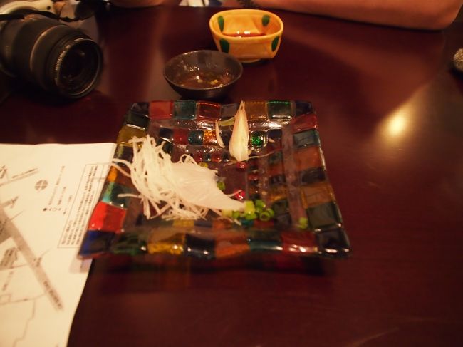 追加注文した　カワハギのお刺身。<br /><br />すきっ腹にパクついて　写真撮り忘れ。<br />