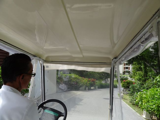 チェックイン後、カートで部屋のある<br />タワーへ送ってもらいましたぁ。<br /><br />徒歩で十分なんだけどね、<br />大きな荷物がある時は助かりますっ！