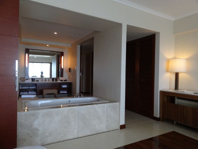 ベランダ側から見たお部屋。