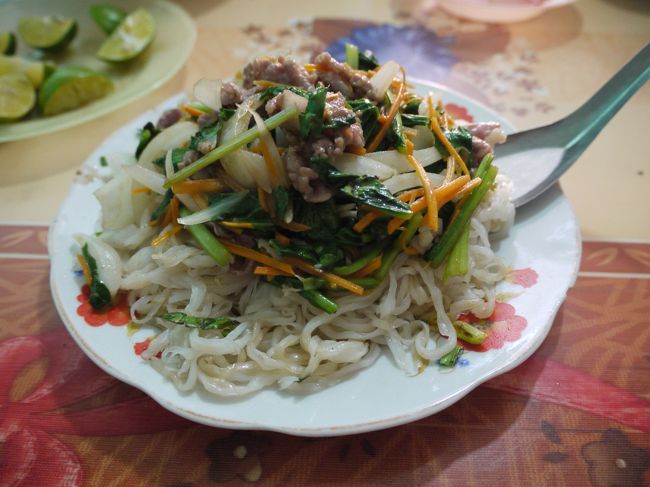 いつものフォーを食べたあとホテルでちょっと休憩。