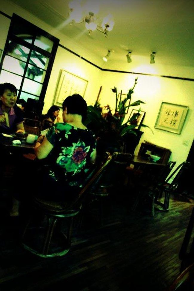 お店はレトロな感じで落ち着きます