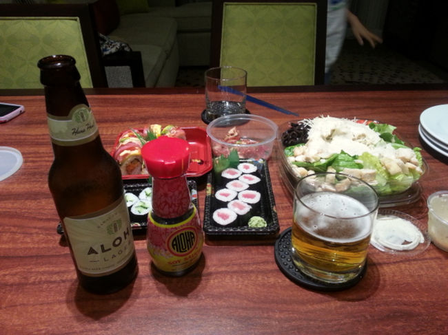 初日の夕食はQueens Marketplaceで買ってきて簡単に。(^o^)