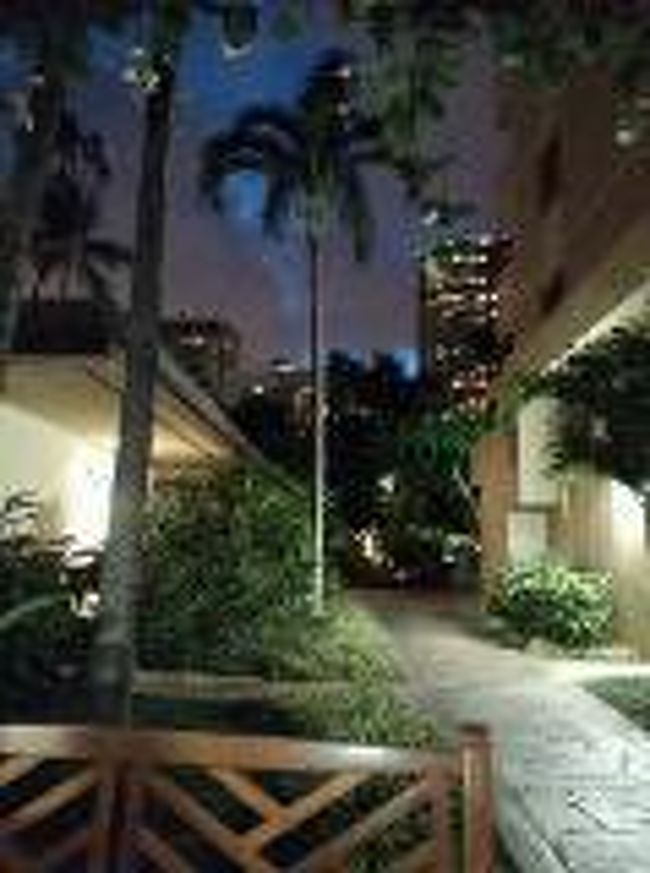 とりあえずホテルで一休みと思ってたら<br />3時間以上寝てました・・・