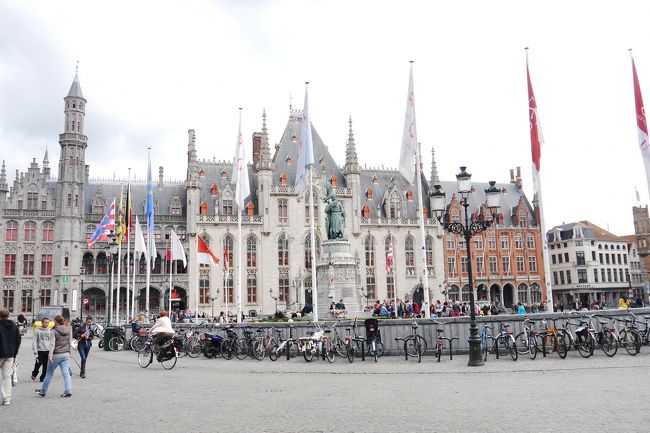 お腹いっぱいになって観光開始