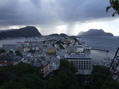 オーレスンの街；アクスラ山展望台より